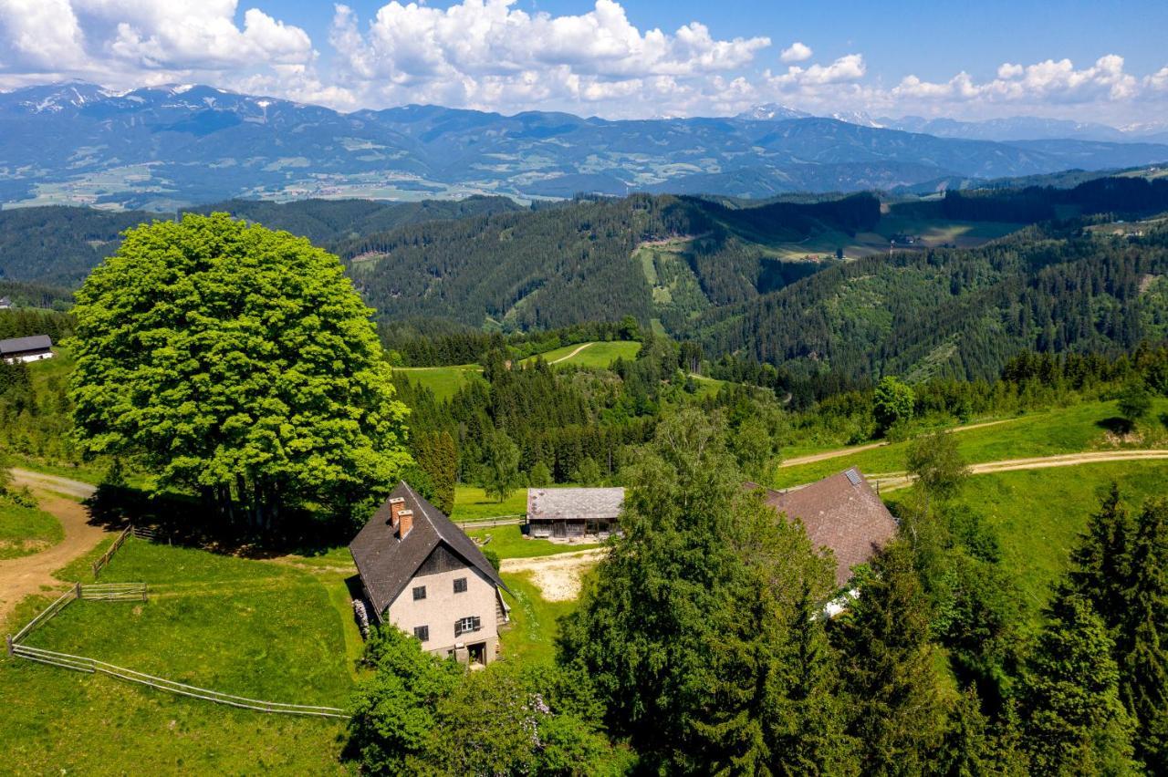 Holiday home Roatmoaralm Almhuette *